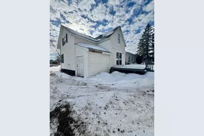 805 Park Ave, Cloquet, MN 55720 - Photo 2