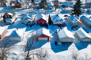 1117 Lincoln Ave, Eveleth, MN 55705 - Photo 36