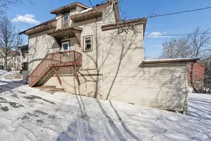 1316 E 2nd St, Duluth, MN 55805 - Photo 2