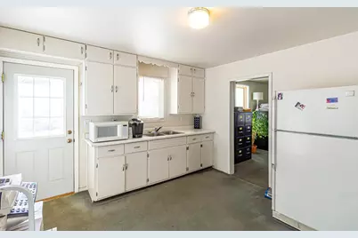 628 E Sheridan St, Ely, MN 55731 - Photo 2