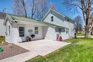 915 11th Ave W, Ashland, WI 54806 - Photo 2