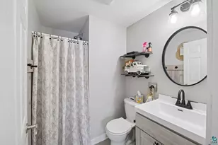 915 11th Ave W, Ashland, WI 54806 - Photo 16