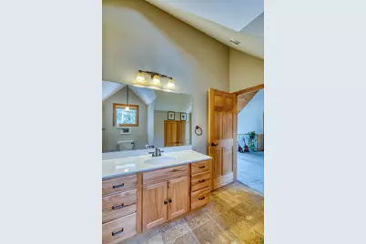 2472 Cliff View Cr, Two Harbors, MN 55616 - Photo 30