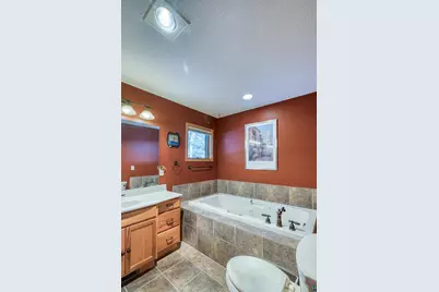 2472 Cliff View Cr, Two Harbors, MN 55616 - Photo 20