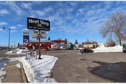 601 Lake Shore Dr E, Ashland, WI 54806 - Photo 2