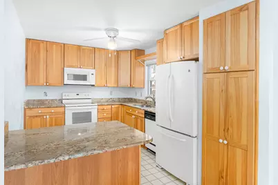 202 E 7th St #D, Duluth, MN 55805 - Photo 8