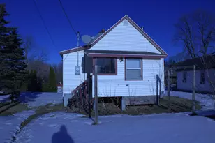 713 7th Ave E, Ashland, WI 54806 - Photo 4