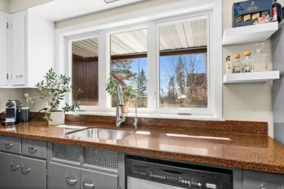 110 N 36th Ave E, Duluth, MN 55804 - Photo 14