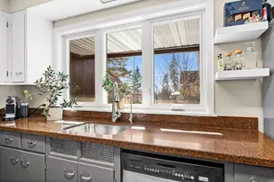 110 N 36th Ave E, Duluth, MN 55804 - Photo 14