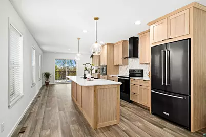 1914 E 1st St, Duluth, MN 55812 - Photo 12