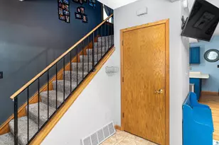 811 N 56th Ave W, Duluth, MN 55807 - Photo 14