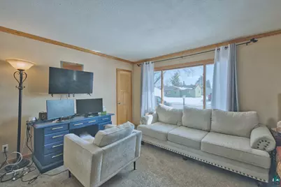 203 Wyandotte Rd, Hoyt Lakes, MN 55750 - Photo 4