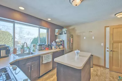 203 Wyandotte Rd, Hoyt Lakes, MN 55750 - Photo 10