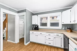 5811 Cody St, Duluth, MN 55807 - Photo 8