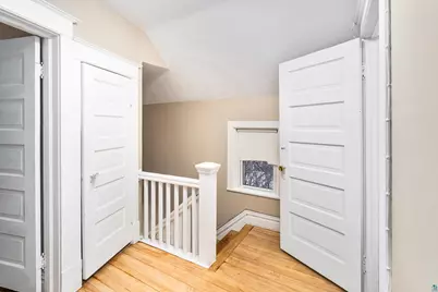 706 E 11th St, Duluth, MN 55805 - Photo 20
