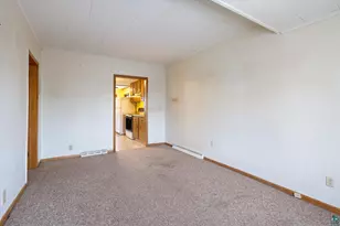 616 Summit St, Eveleth, MN 55734 - Photo 12