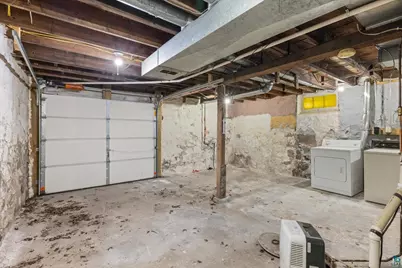 616 Summit St, Eveleth, MN 55734 - Photo 34