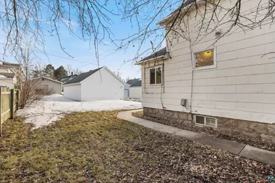 616 Summit St, Eveleth, MN 55734 - Photo 30