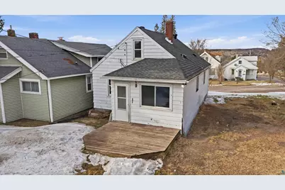 726 Summitt St, Eveleth, MN 55734 - Photo 2
