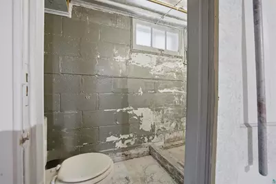 726 Summitt St, Eveleth, MN 55734 - Photo 20