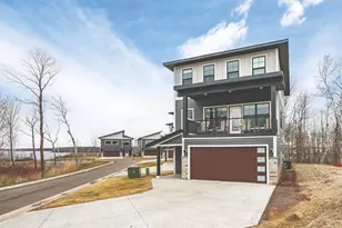121 Kayak View Ct, Duluth, MN 55807 - Photo 1