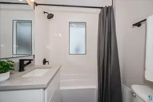 4605 Cooke St, Duluth, MN 55804 - Photo 10