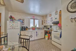 417 Arlington Rd, Hoyt Lakes, MN 55750 - Photo 2