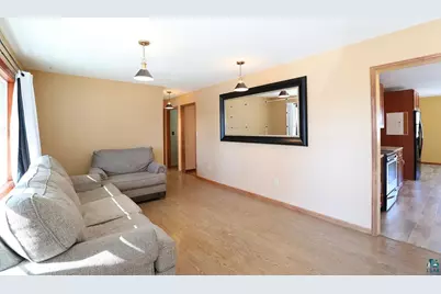 811 N 7th St, Virginia, MN 55792 - Photo 4