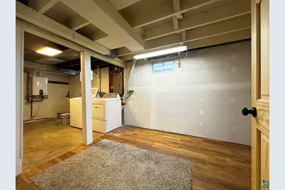 811 N 7th St, Virginia, MN 55792 - Photo 32