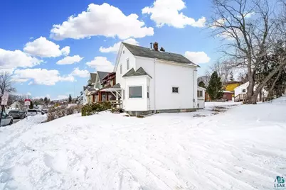 1027 E 9th St, Duluth, MN 55805 - Photo 18