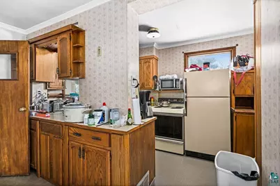 1027 E 9th St, Duluth, MN 55805 - Photo 12
