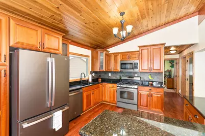 2 Northfield St, Duluth, MN 55803 - Photo 14