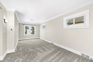 3916 W 4th St, Duluth, MN 55807 - Photo 8