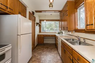 226 W College St, Duluth, MN 55812 - Photo 8