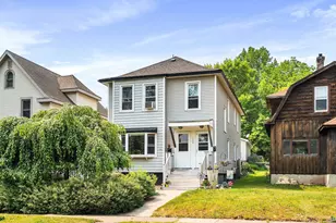 1319 E 6th St, Duluth, MN 55805 - Photo 2