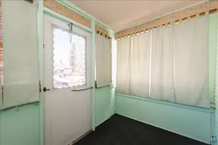 302 E 8th St, Superior, WI 54880 - Photo 14