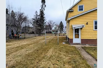 119 E Michigan Ave, Gilbert, MN 55741 - Photo 2