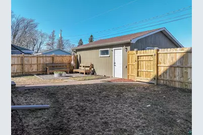 1821 E 4th St, Superior, WI 54880 - Photo 30