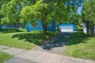 18 Banks Blvd, Silver Bay, MN 55614 - Photo 2