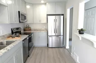427 Wildwood Dr, Duluth, MN 55811 - Photo 2