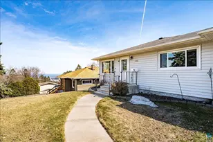 1902 Tyrol St, Duluth, MN 55811 - Photo 4