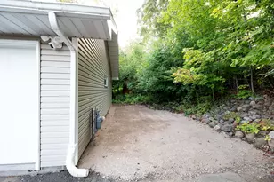 1002 Martha St, Duluth, MN 55805 - Photo 16
