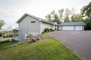 1002 Martha St, Duluth, MN 55805 - Photo 4