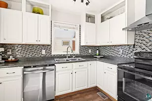 2928 E Superior St, Duluth, MN 55812 - Photo 12