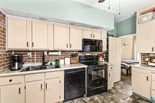 411 N 52nd Ave W, Duluth, MN 55807 - Photo 2