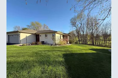 502 Spring Creek Cr #-, Baraboo, WI 53913 - Photo 2