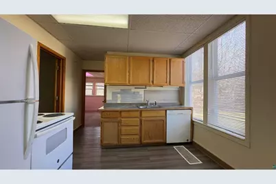 525 W 4th St, Duluth, MN 55806 - Photo 6
