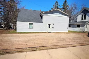 1015 6th St W, Ashland, WI 54806 - Photo 10