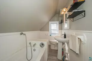 2208 W 8th St, Duluth, MN 55806 - Photo 10