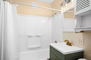 821 N 19th Ave E, Duluth, MN 55812 - Photo 10